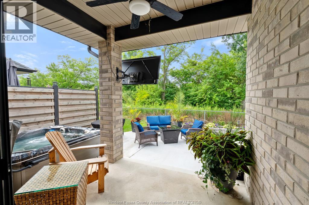 223 Livingstone Crescent Property Photo 36