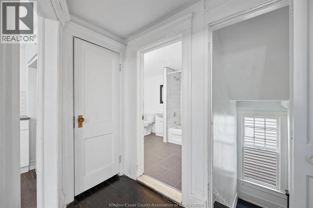 835 Moy Unit# Upper Property Photo 2