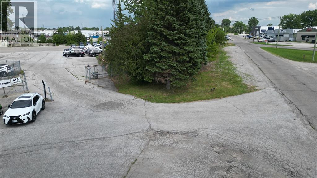 815 Confederqation Street Property Photo 11