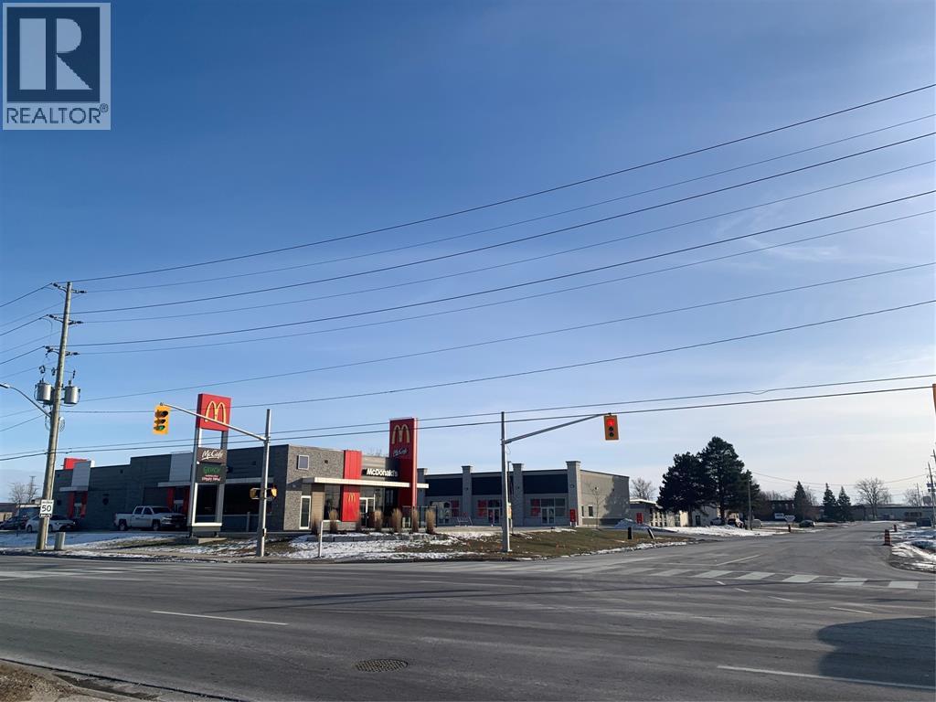 1113 Confederation Street Property Photo 10