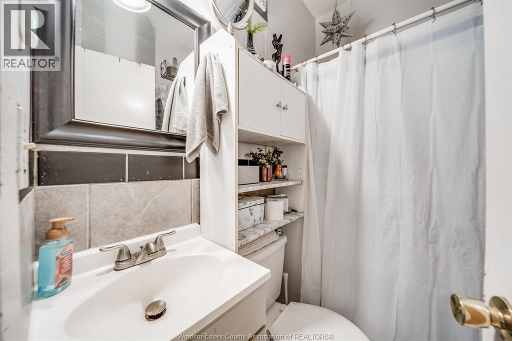 655 Chilver Rd. Property Photo 23
