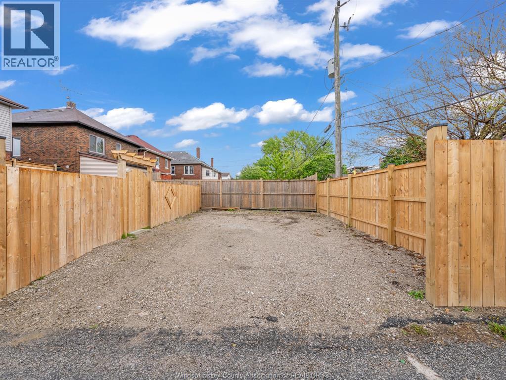 1219 Elsmere Avenue Property Photo 36