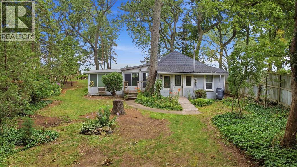 1996 Lakeshore Road Property Photo 4