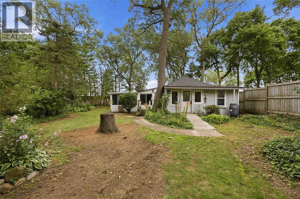 1996 Lakeshore Road Property Photo 5