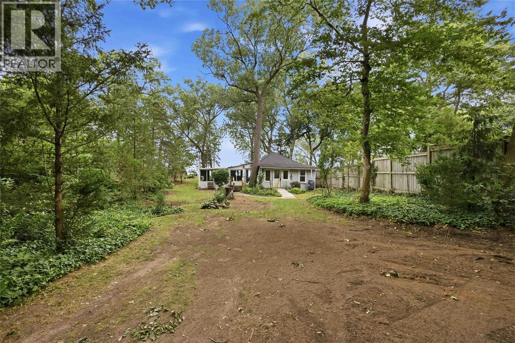 1996 Lakeshore Road Property Photo 6