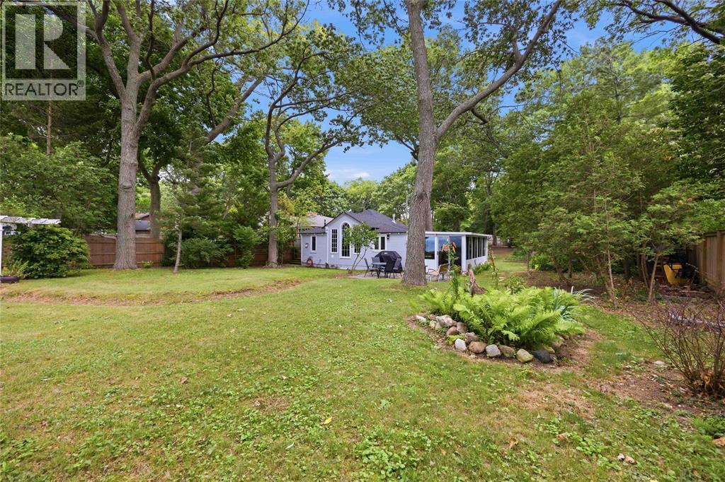 1996 Lakeshore Road Property Photo 36