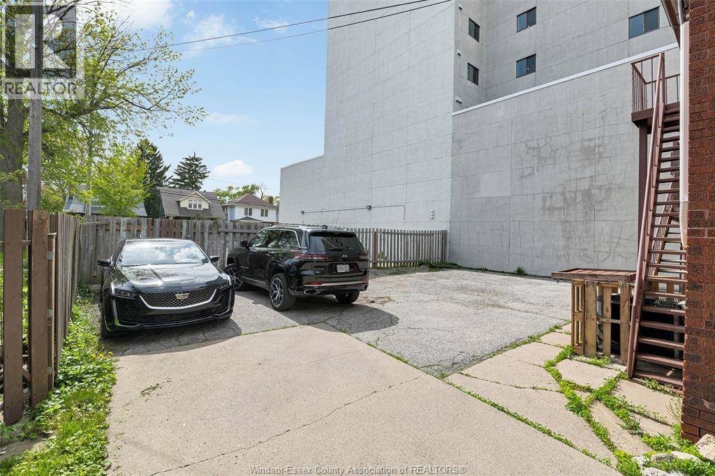 1451 Ouellette Avenue Property Photo 8