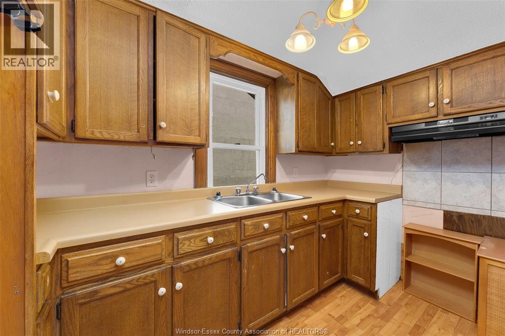 1451 Ouellette Avenue Property Photo 23