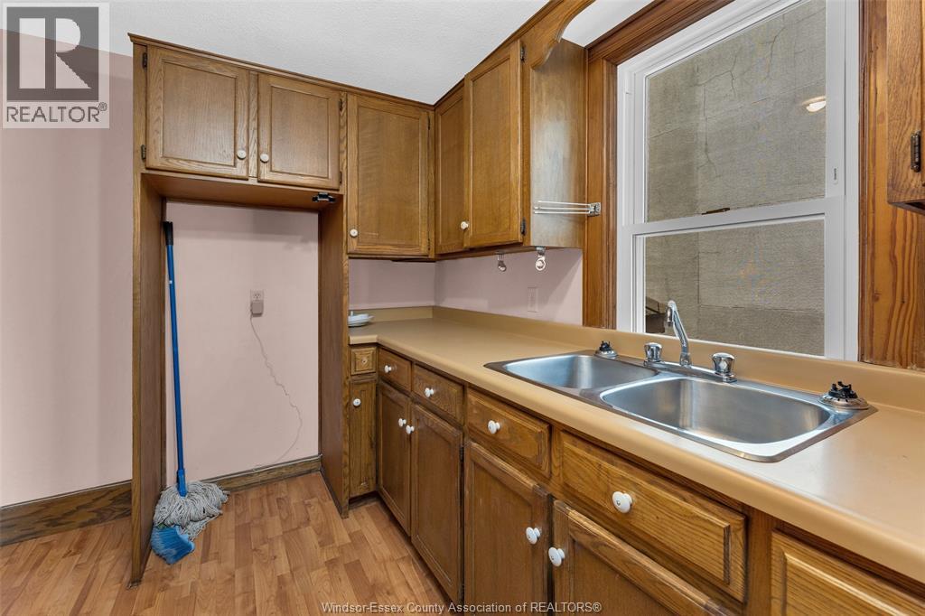 1451 Ouellette Avenue Property Photo 24