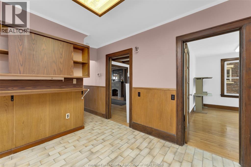 1451 Ouellette Avenue Property Photo 37
