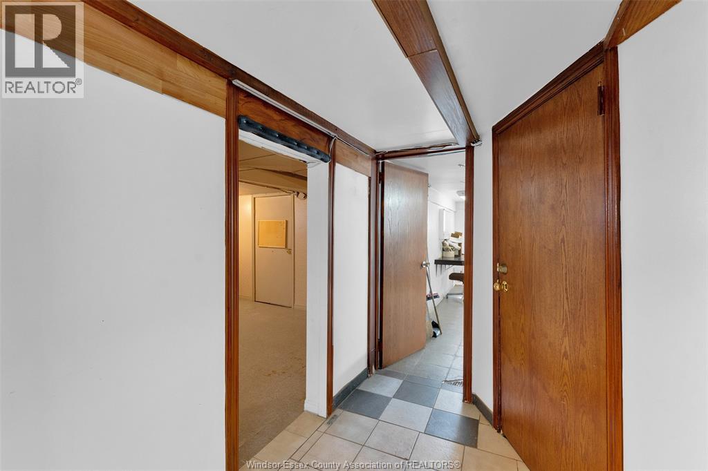 1451 Ouellette Avenue Property Photo 41