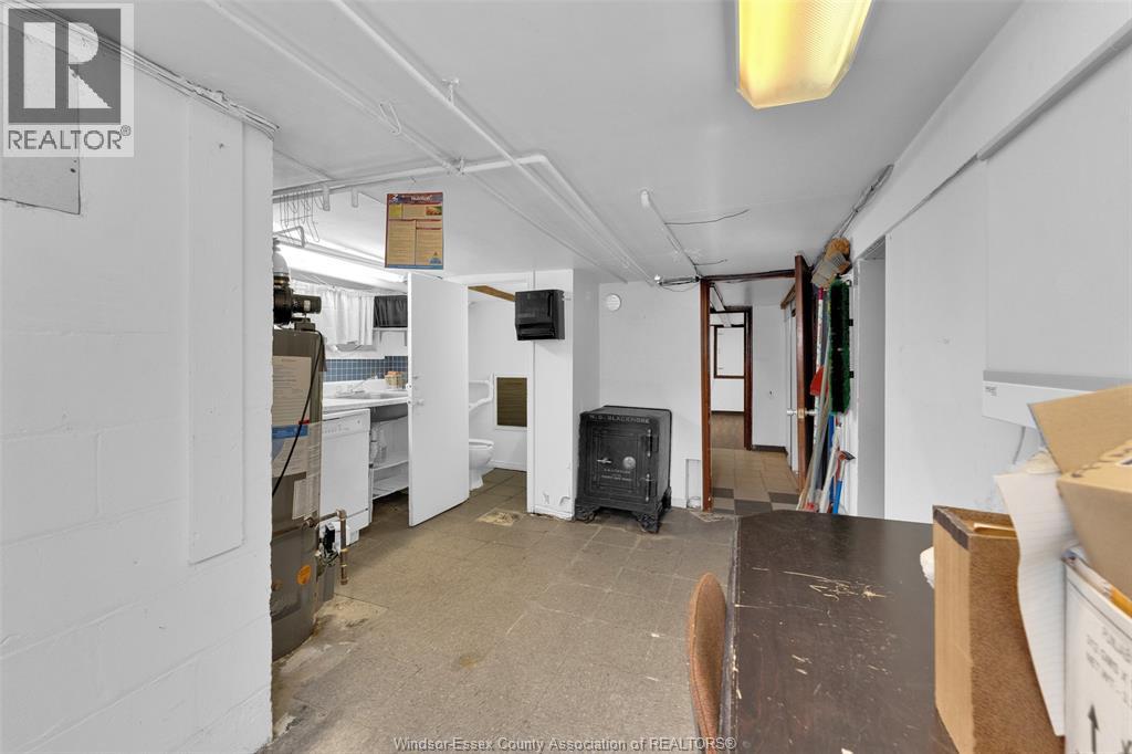1451 Ouellette Avenue Property Photo 43