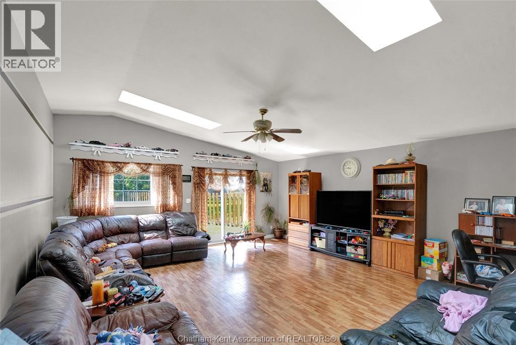 5468 Queens Line Property Photo 8