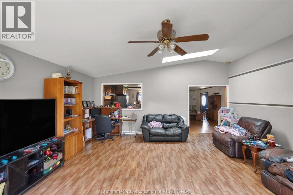 5468 Queens Line Property Photo 10
