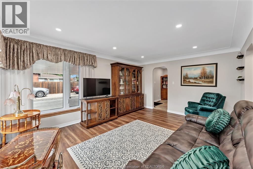 350 Maple Avenue Property Photo 8