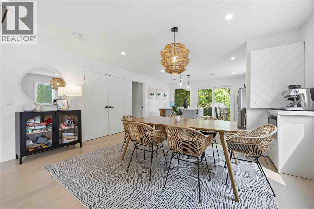 6366 London Road Property Photo 11
