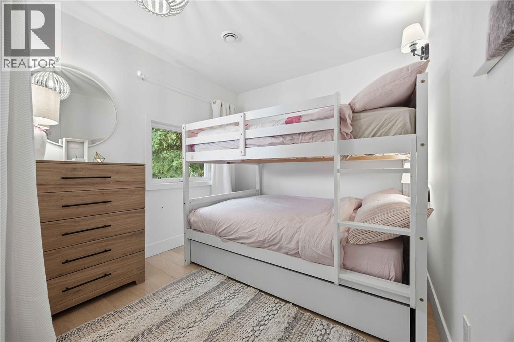 6366 London Road Property Photo 30
