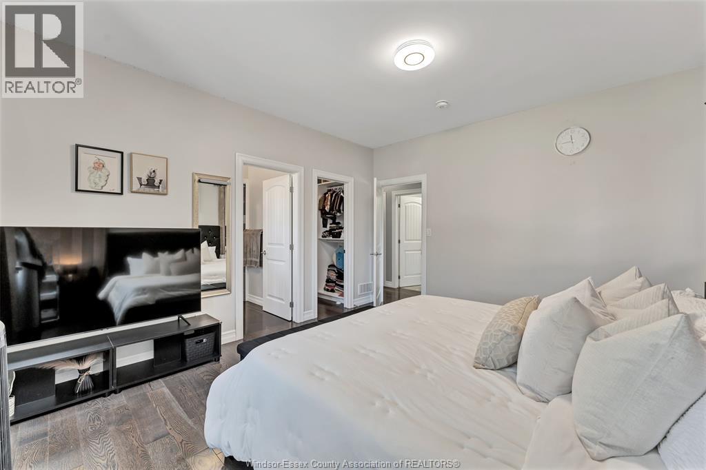 10 Lisa Street Property Photo 22