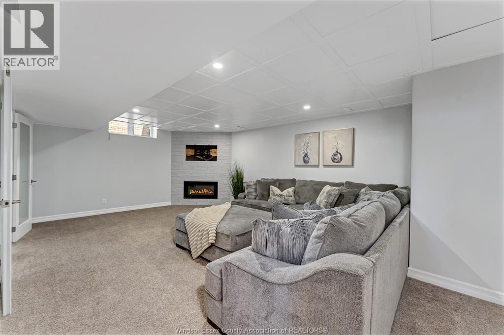 10 Lisa Street Property Photo 27