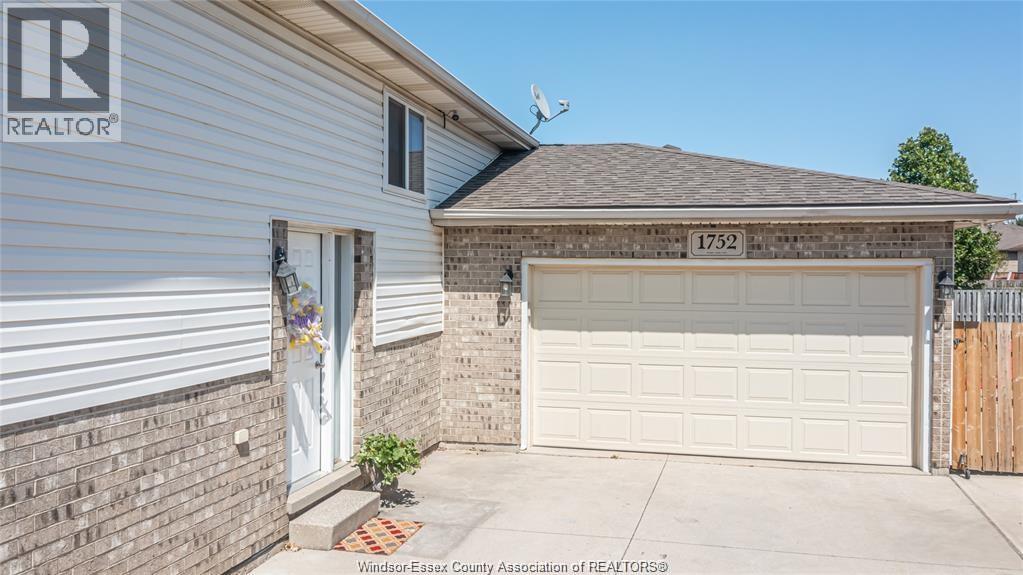 1752 Vicky Circle Property Photo 2