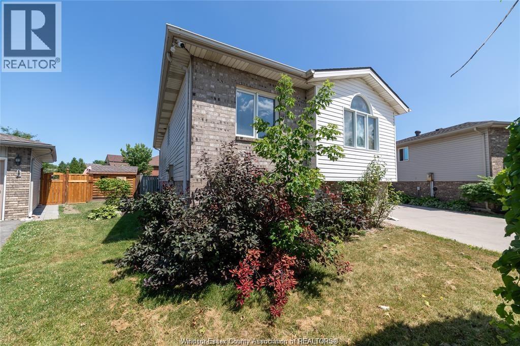 1752 Vicky Circle Property Photo 4