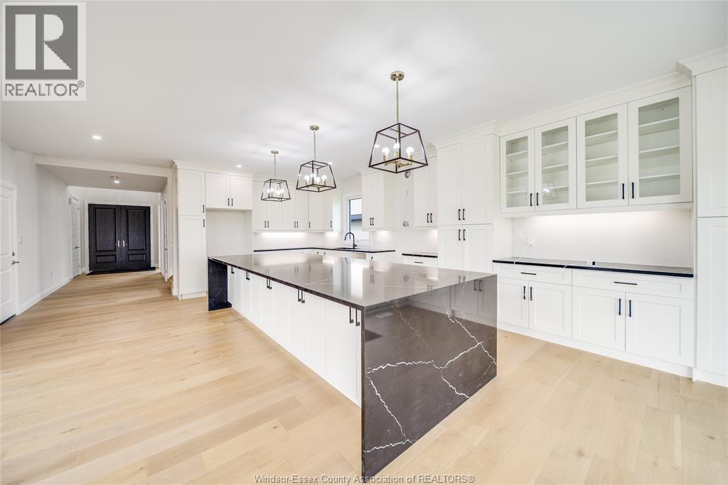 116 Kingsbridge Drive Property Photo 16