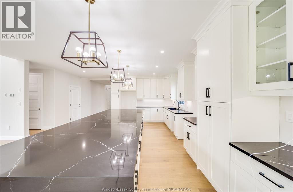 116 Kingsbridge Drive Property Photo 18