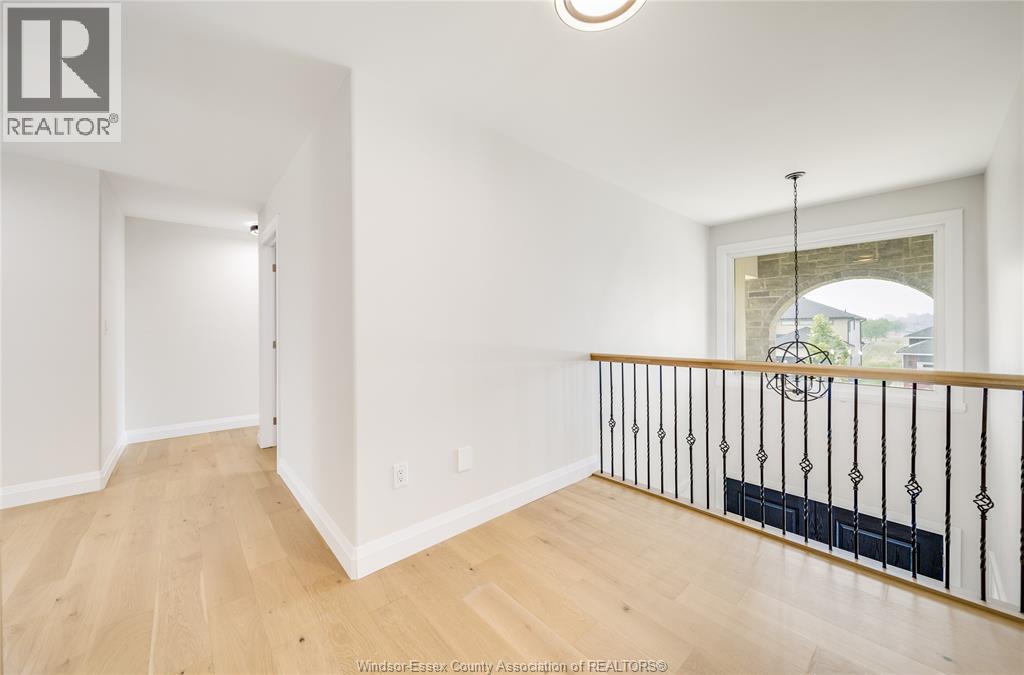 116 Kingsbridge Drive Property Photo 24