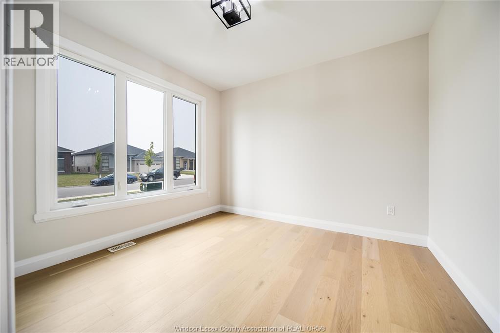 116 Kingsbridge Drive Property Photo 26