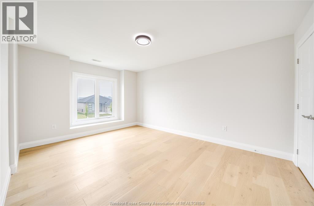 116 Kingsbridge Drive Property Photo 28