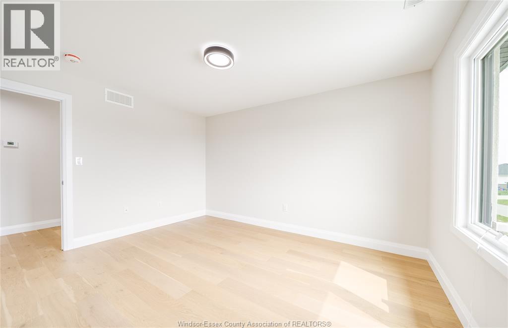 116 Kingsbridge Drive Property Photo 33