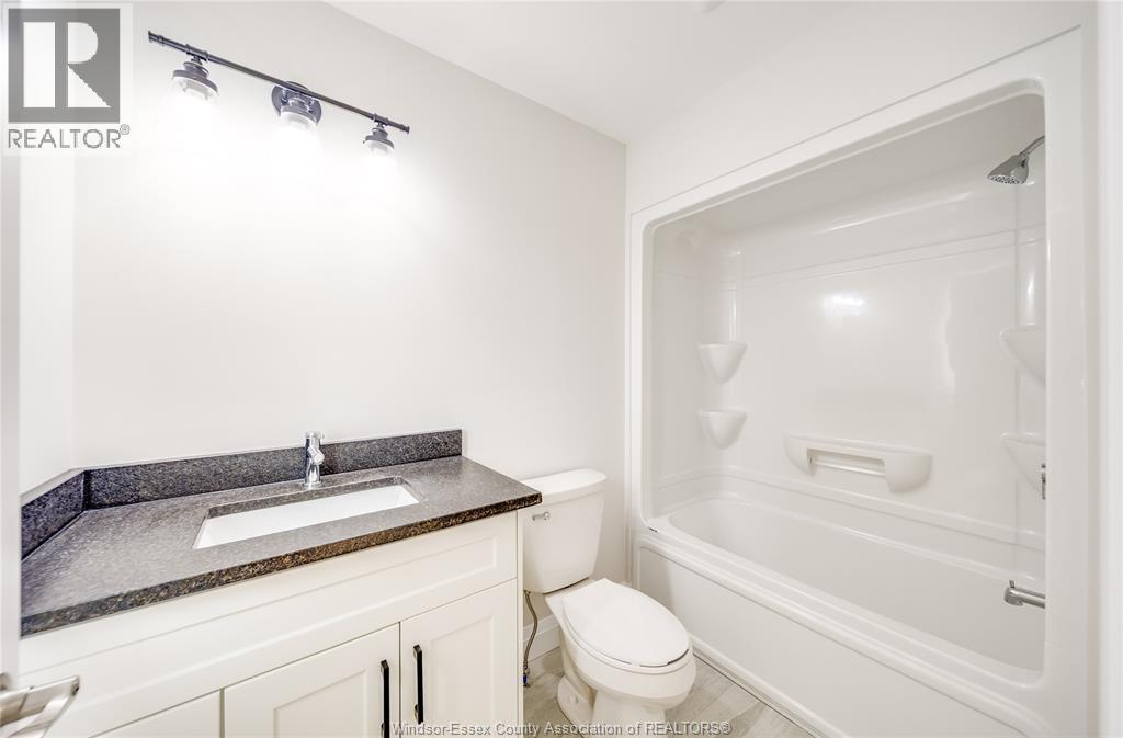 116 Kingsbridge Drive Property Photo 39