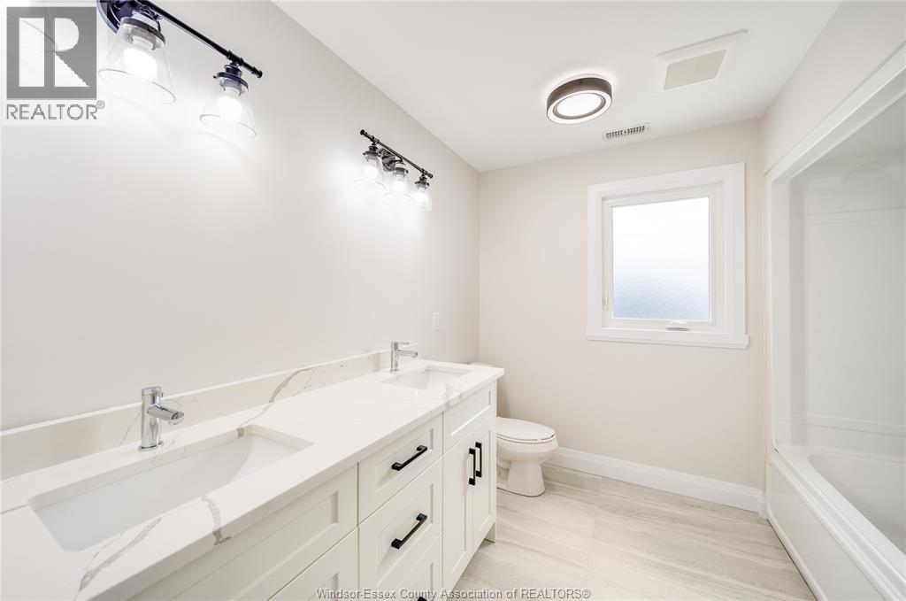 116 Kingsbridge Drive Property Photo 40