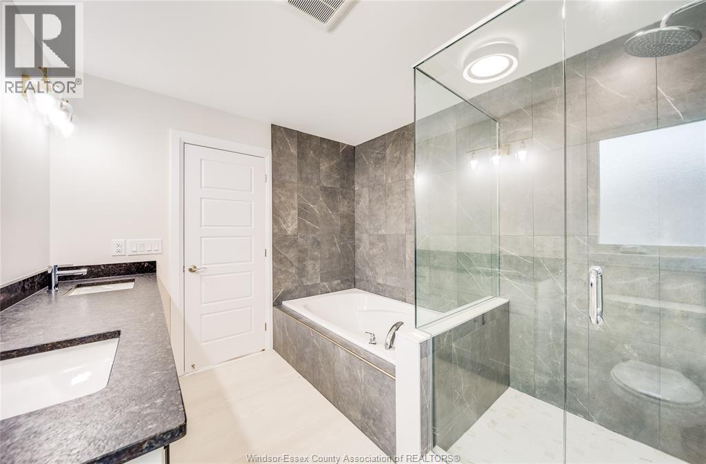 116 Kingsbridge Drive Property Photo 42