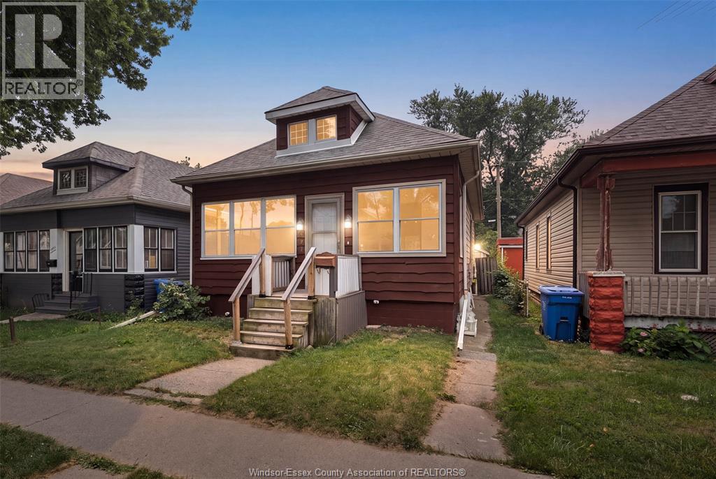 497 MCKAY AVENUE Property Photo 1