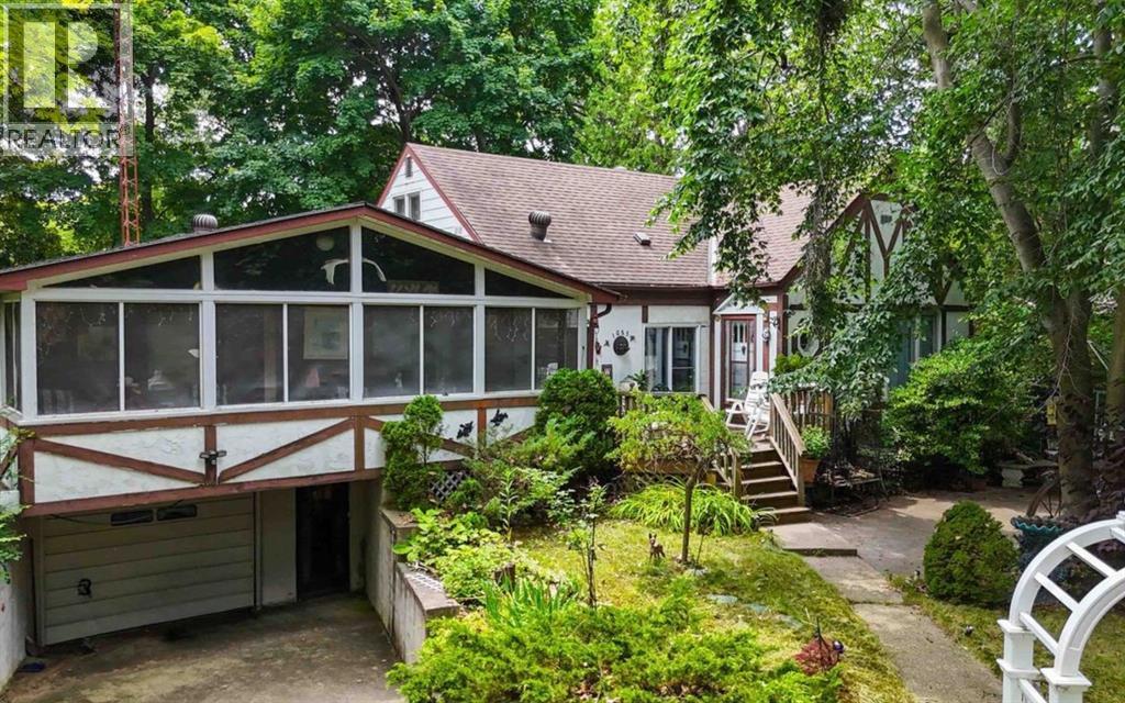 1065 Lakeshore Road Property Photo 3