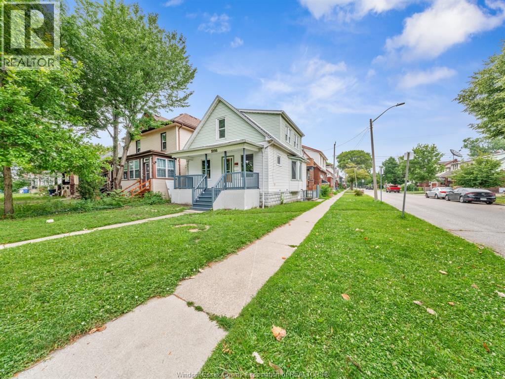 1096 Hall Property Photo 1