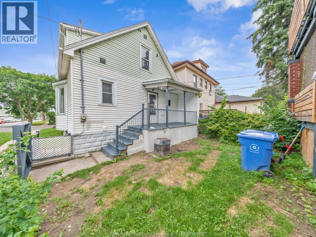 1096 Hall Property Photo 3