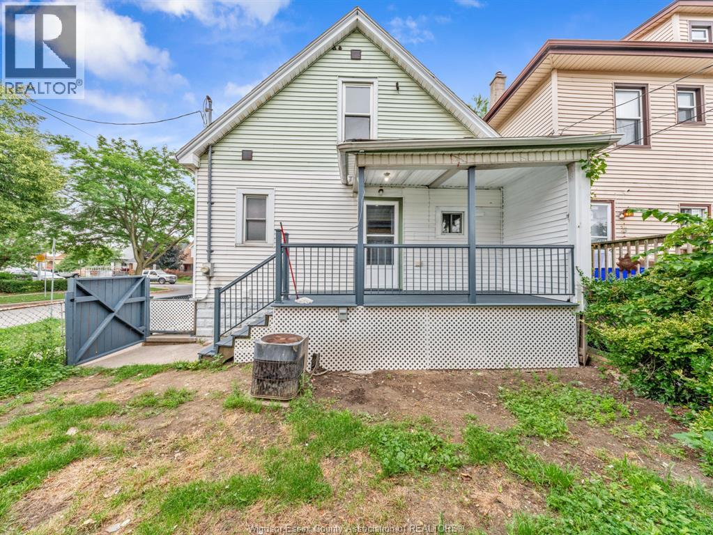1096 Hall Property Photo 4