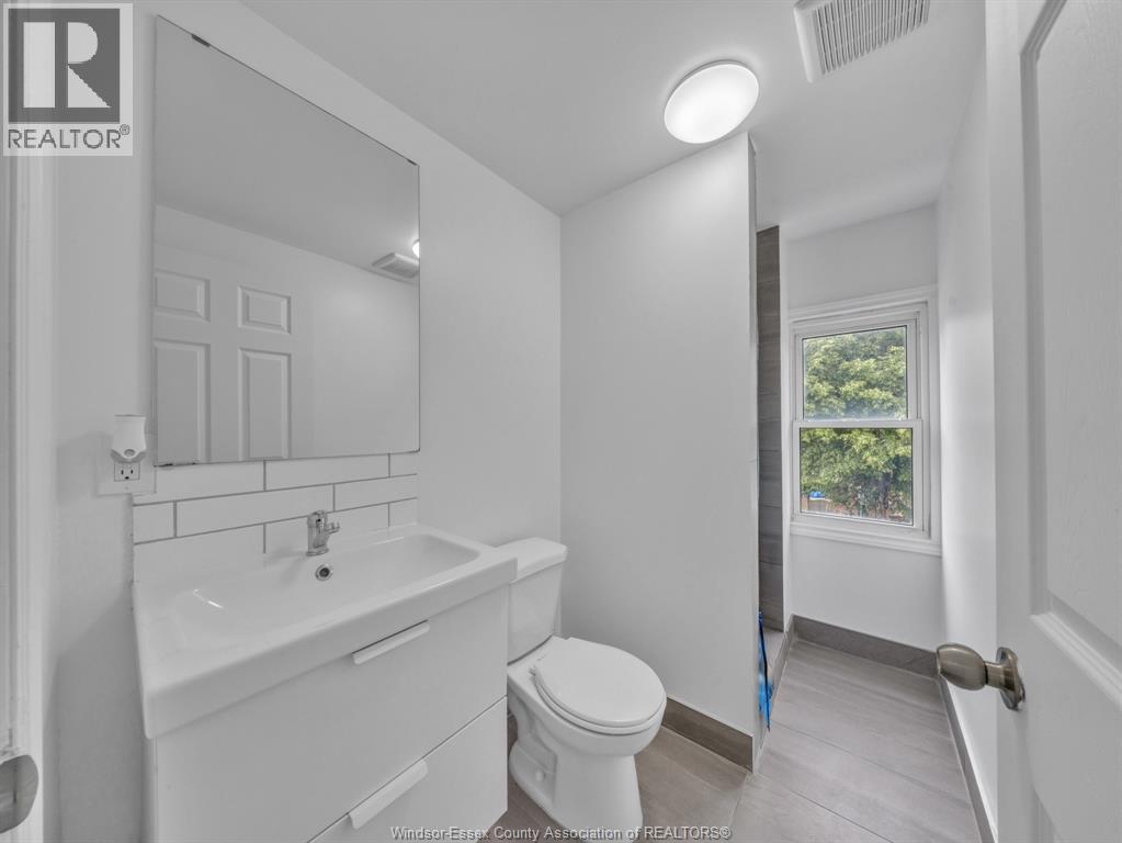 1096 Hall Property Photo 26