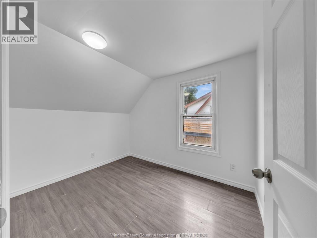1096 Hall Property Photo 27