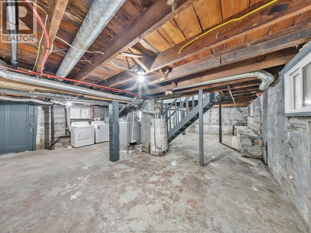 1096 Hall Property Photo 31