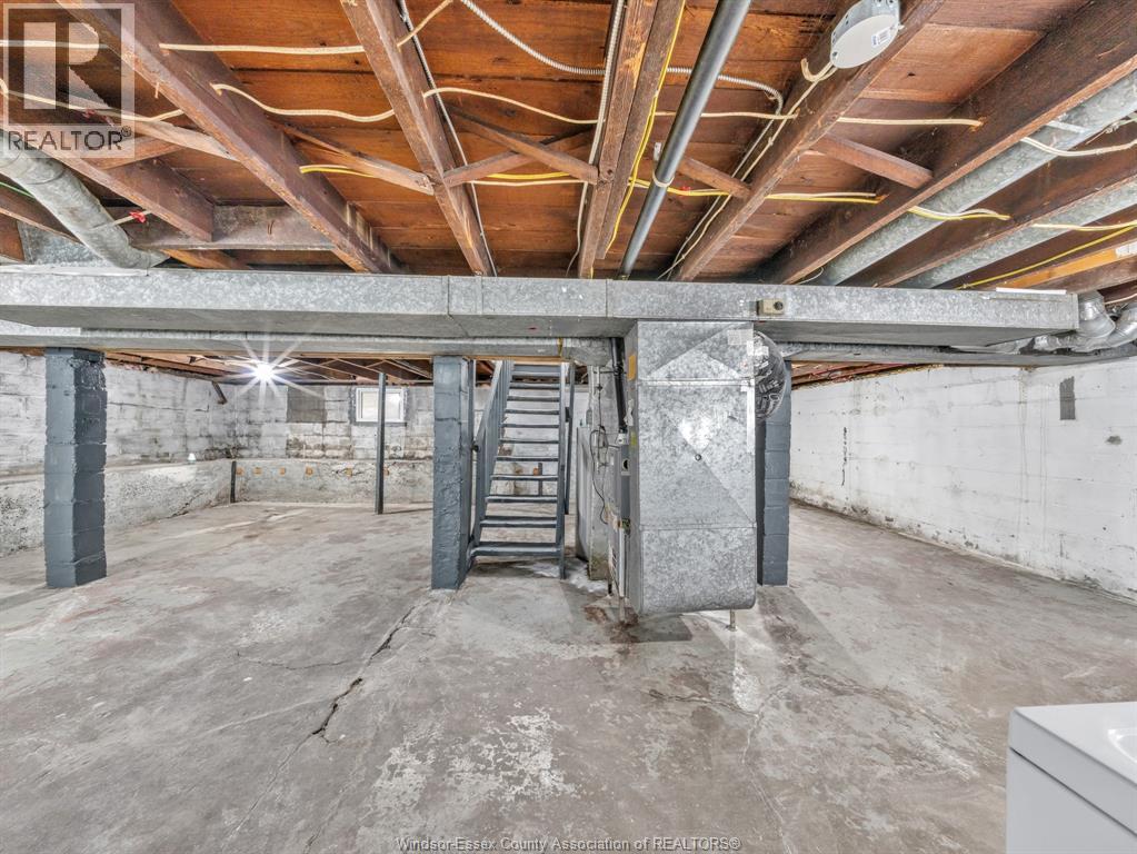 1096 Hall Property Photo 34