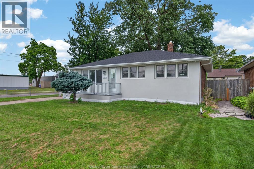 1302 Josephine Property Photo 3