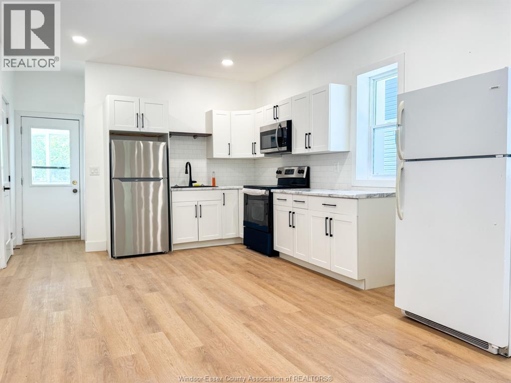 651 Brock Street Property Photo 7