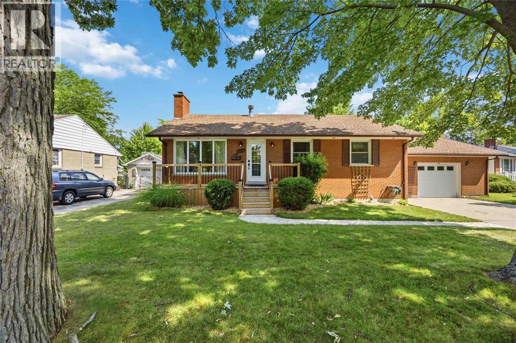 824 Charlesworth Drive Property Photo 1