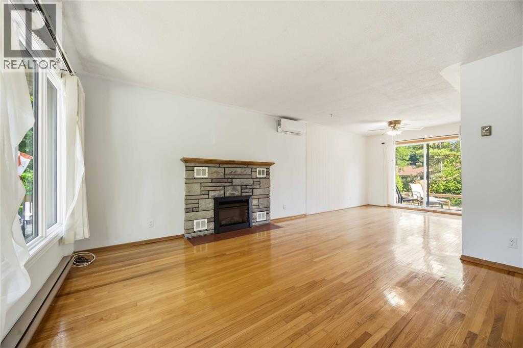 824 Charlesworth Drive Property Photo 6