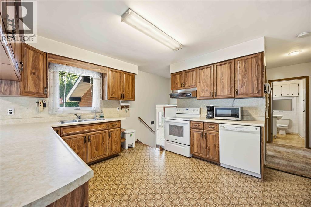 824 Charlesworth Drive Property Photo 10
