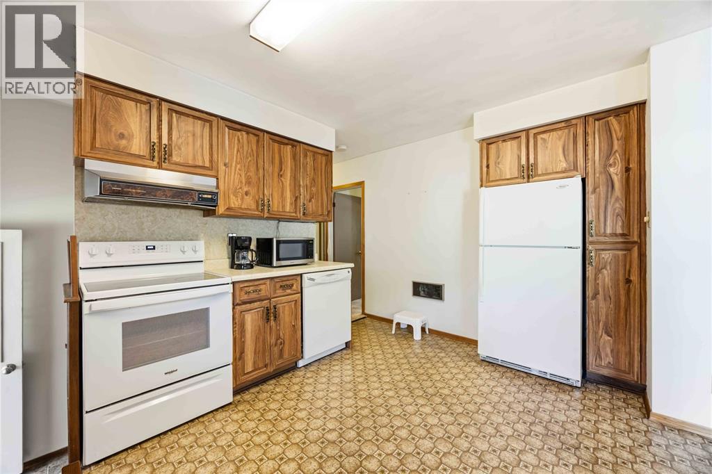 824 Charlesworth Drive Property Photo 12