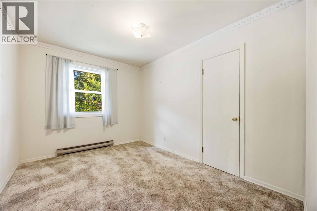 824 Charlesworth Drive Property Photo 14